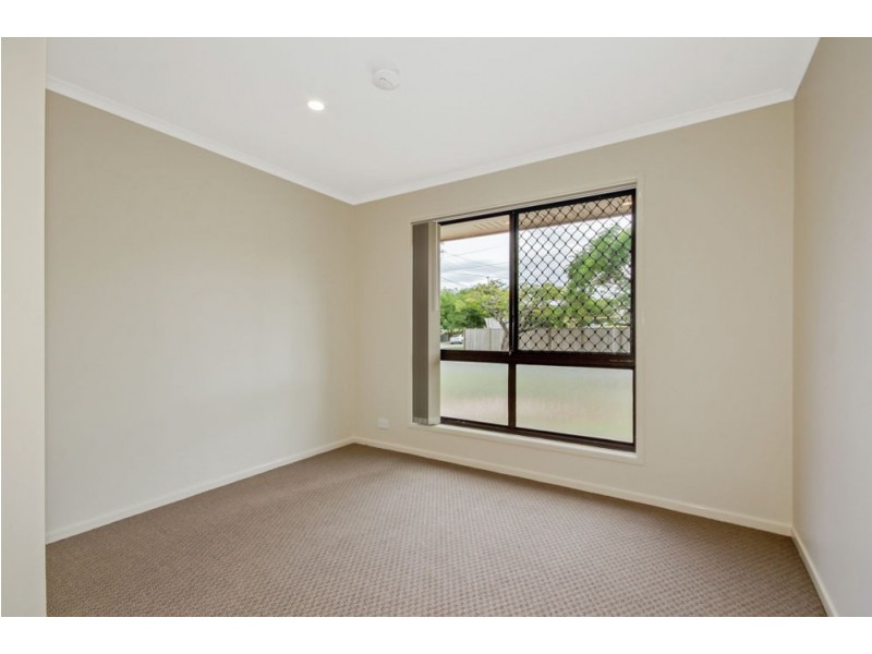 23 Hill Pde, Clontarf QLD 4019
