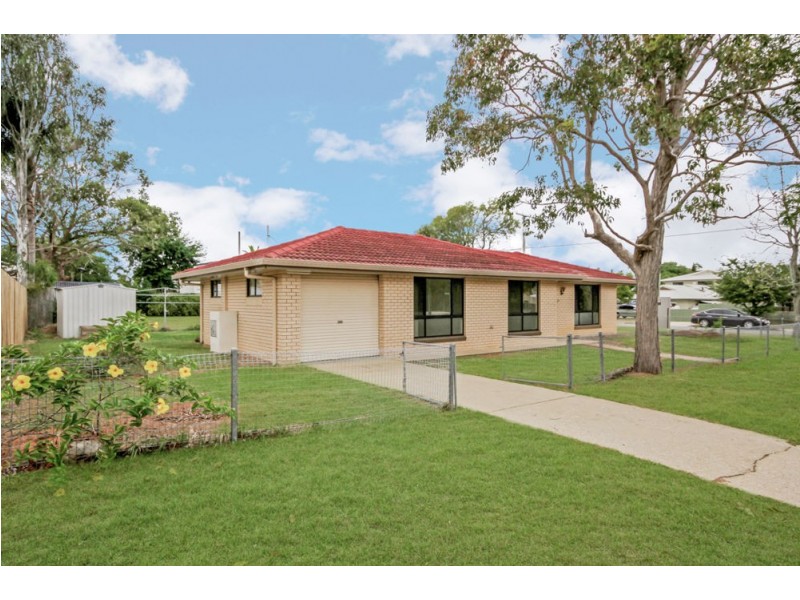 23 Hill Pde, Clontarf QLD 4019