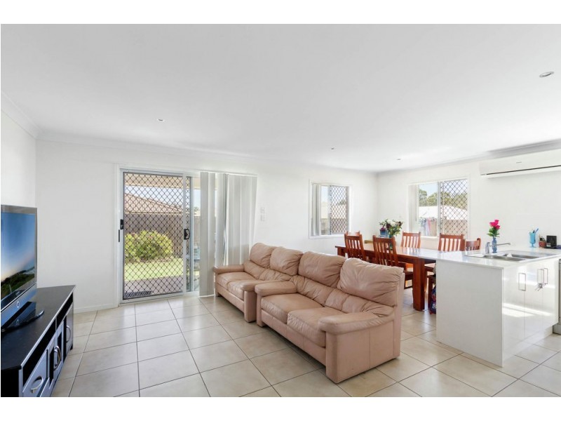 6 Barrett Close, Burpengary QLD 4505