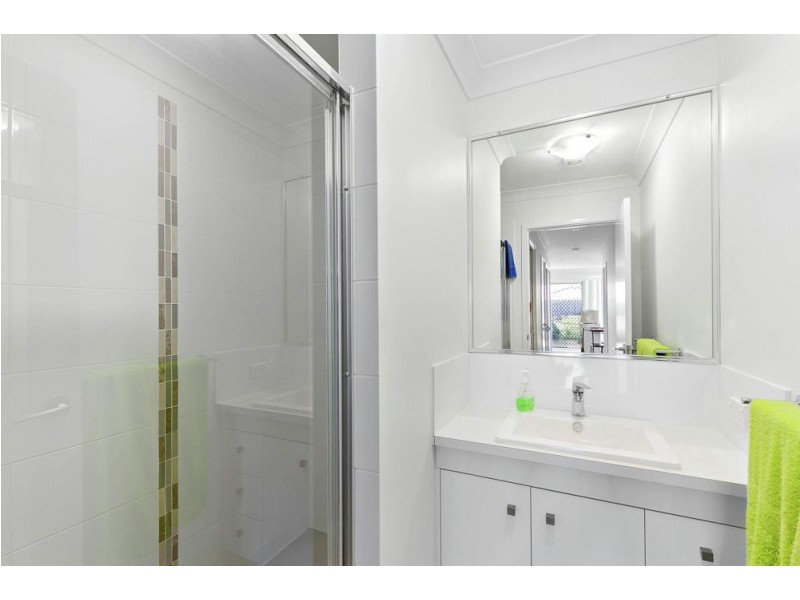 6 Barrett Close, Burpengary QLD 4505