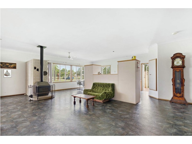 76 Klingner Road, Redcliffe QLD 4020