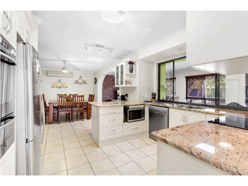 26 Paradise Court, Clontarf QLD 4019