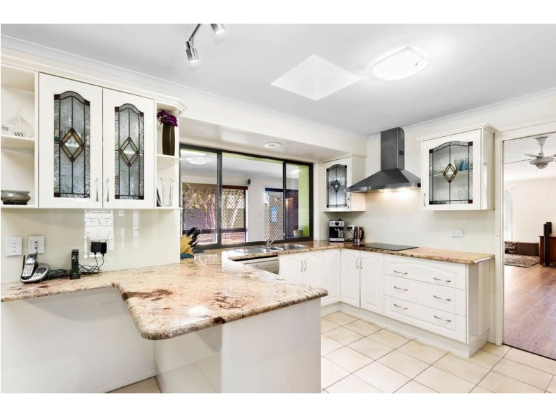 26 Paradise Court, Clontarf QLD 4019