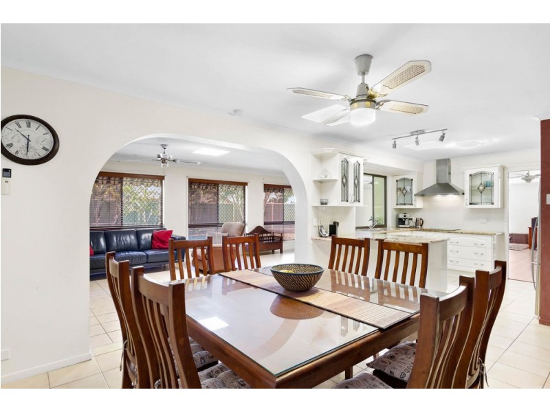 26 Paradise Court, Clontarf QLD 4019