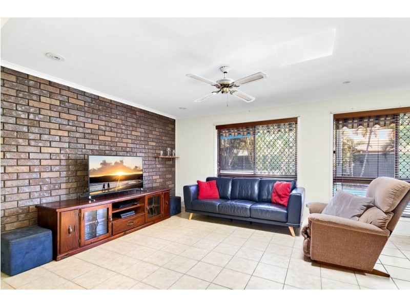 26 Paradise Court, Clontarf QLD 4019