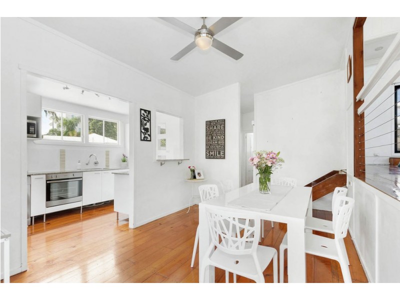 4 Macdonnell Road, Margate QLD 4019