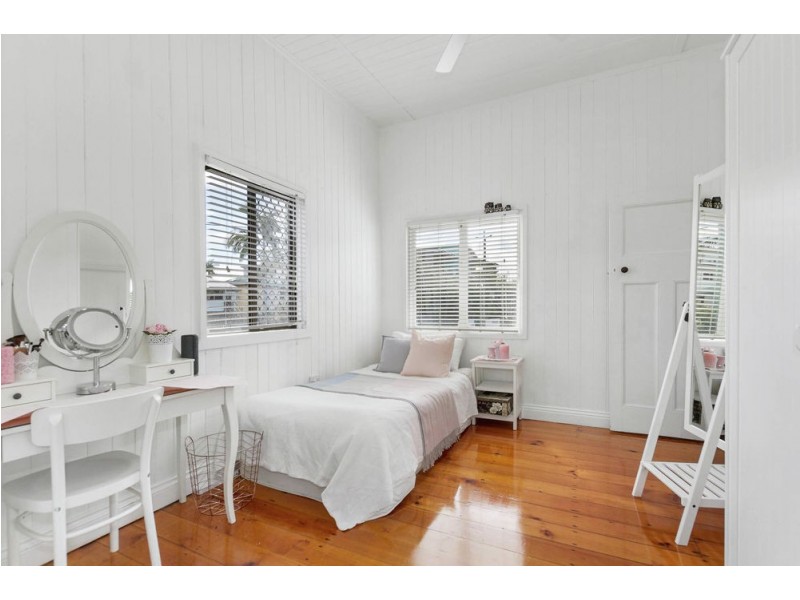 4 Macdonnell Road, Margate QLD 4019