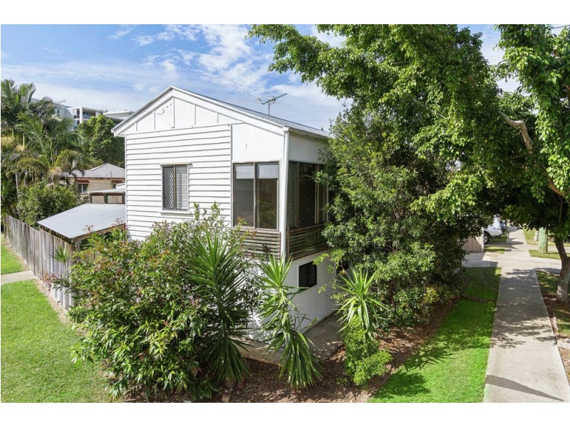 4 Macdonnell Road, Margate QLD 4019