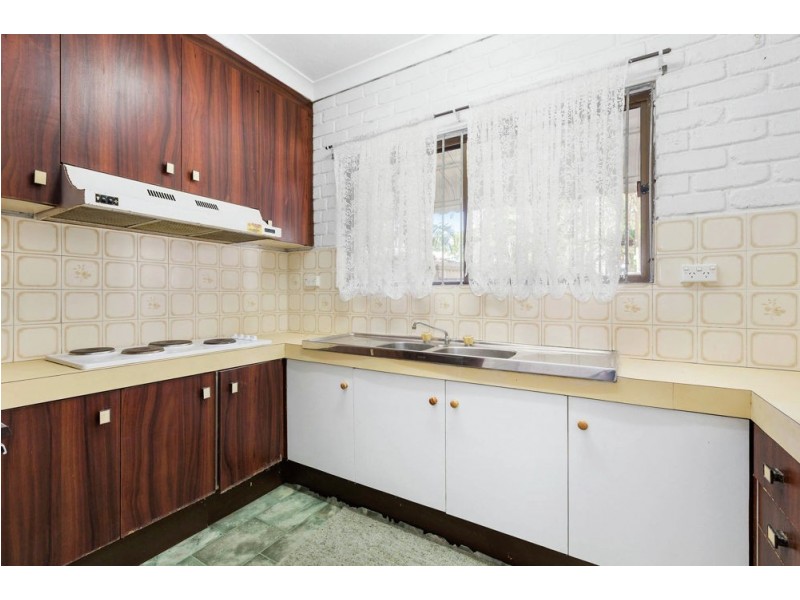 1/27 Caroline Street, Woody Point QLD 4019