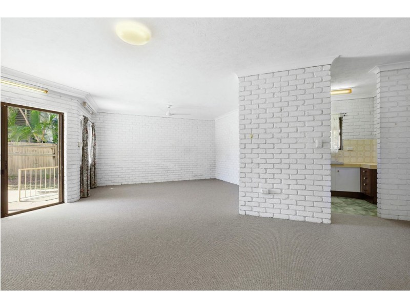 1/27 Caroline Street, Woody Point QLD 4019