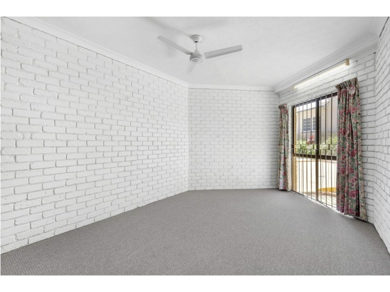 1/27 Caroline Street, Woody Point QLD 4019