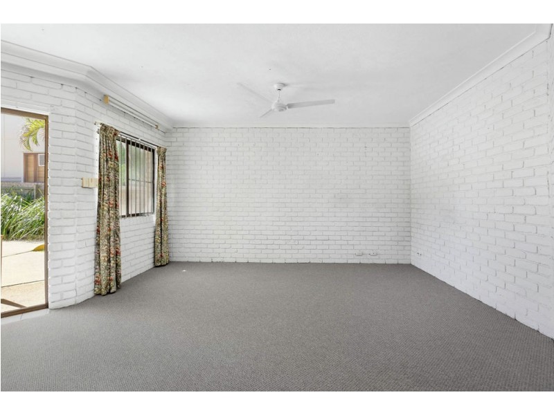 1/27 Caroline Street, Woody Point QLD 4019