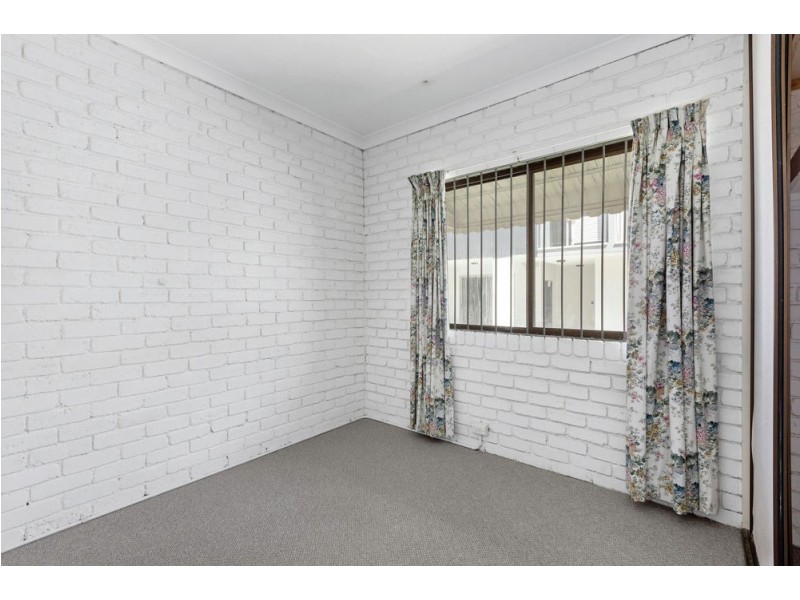 1/27 Caroline Street, Woody Point QLD 4019