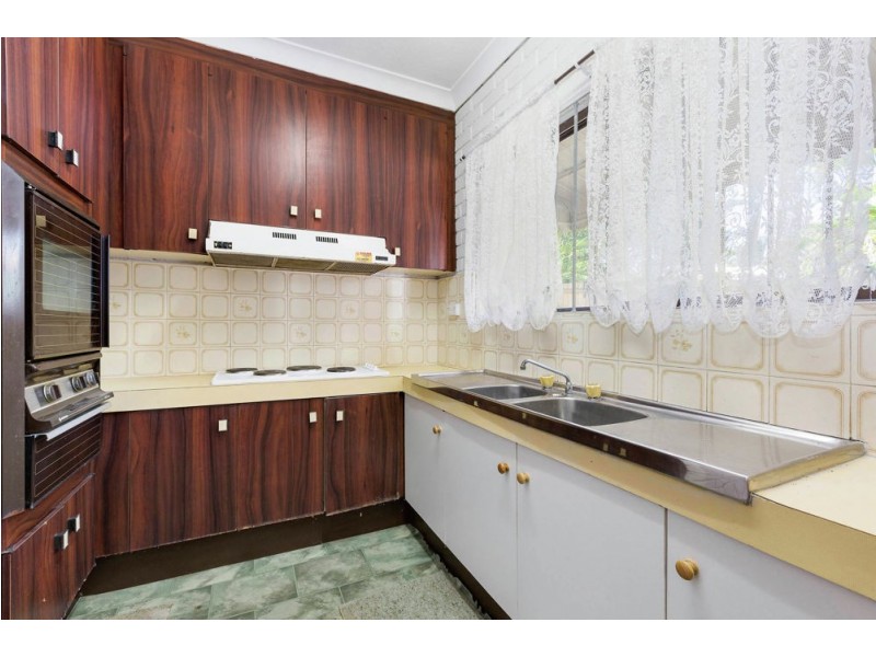 1/27 Caroline Street, Woody Point QLD 4019