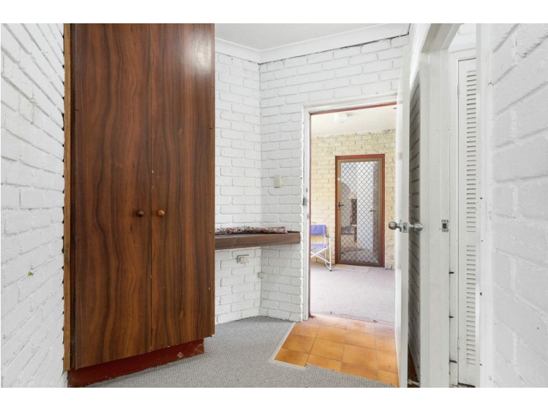 1/27 Caroline Street, Woody Point QLD 4019