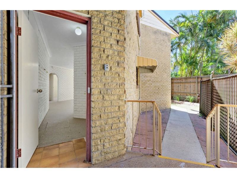 1/27 Caroline Street, Woody Point QLD 4019