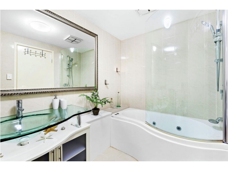 2/32 Rock Street, Scarborough QLD 4020