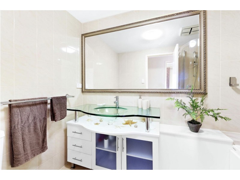 2/32 Rock Street, Scarborough QLD 4020