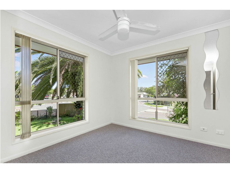 42 Amity Drive, Rothwell QLD 4022