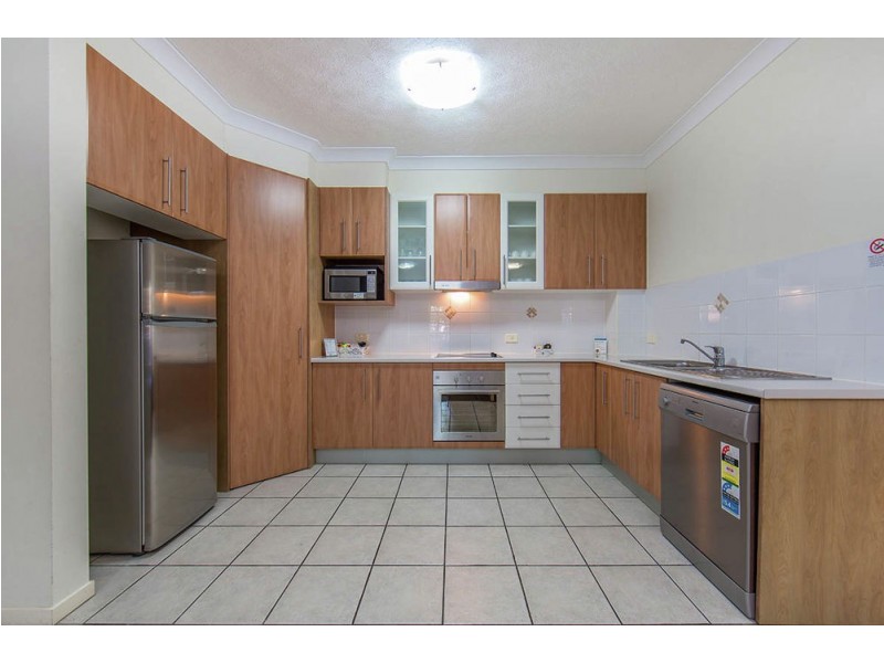 2/41 Anzac Avenue, Redcliffe QLD 4020