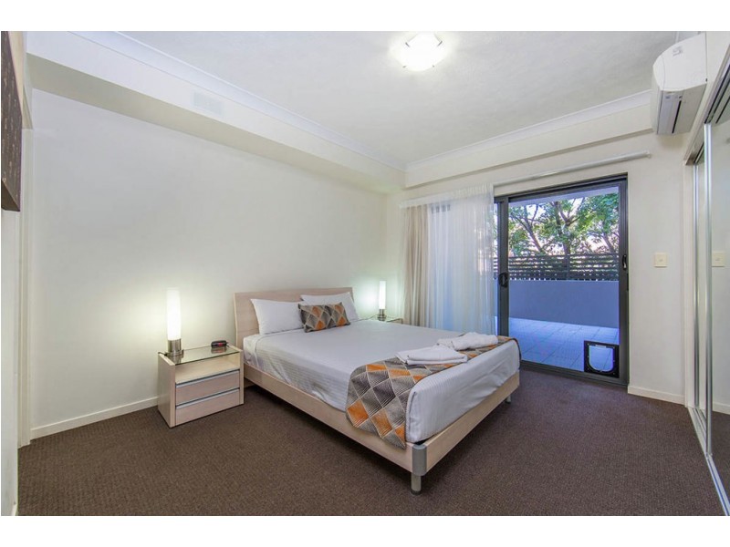 2/41 Anzac Avenue, Redcliffe QLD 4020