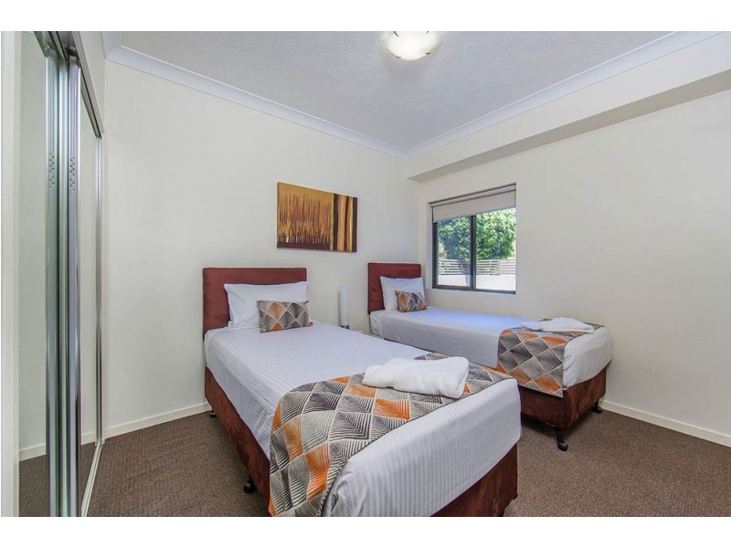 2/41 Anzac Avenue, Redcliffe QLD 4020