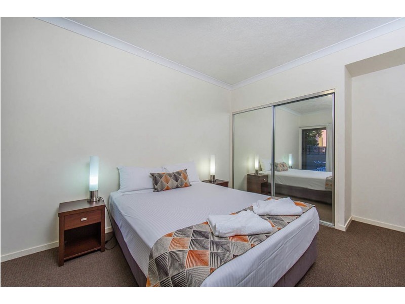 2/41 Anzac Avenue, Redcliffe QLD 4020