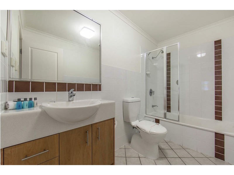 2/41 Anzac Avenue, Redcliffe QLD 4020