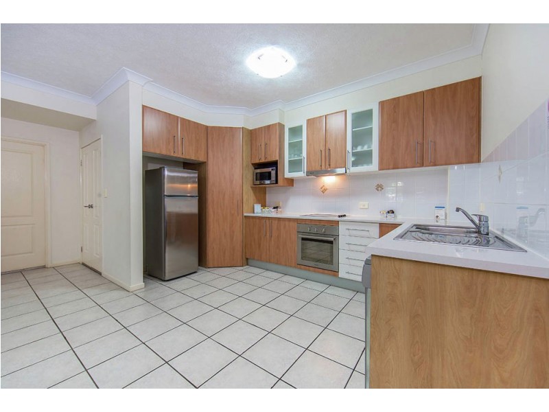 2/41 Anzac Avenue, Redcliffe QLD 4020