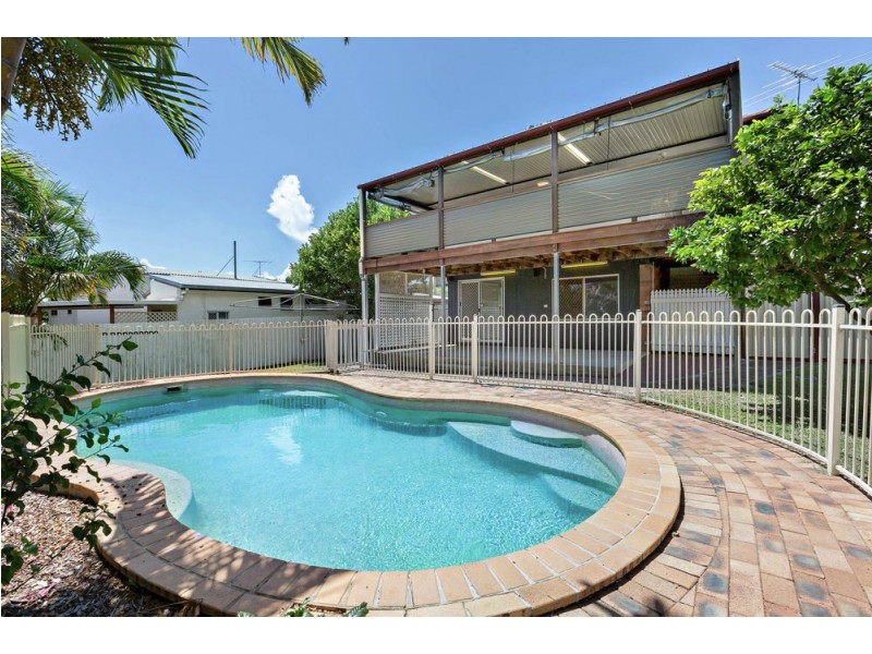 215 Maine Road, Clontarf QLD 4019