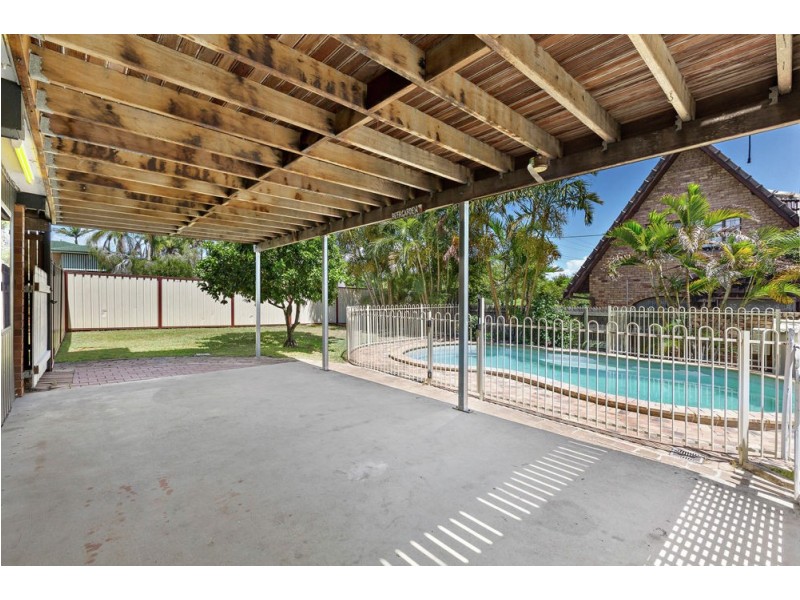 215 Maine Road, Clontarf QLD 4019