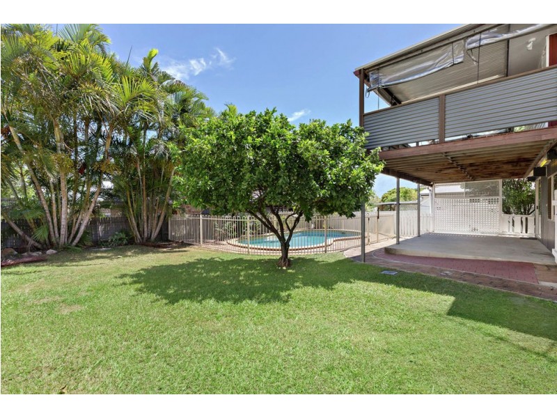 215 Maine Road, Clontarf QLD 4019