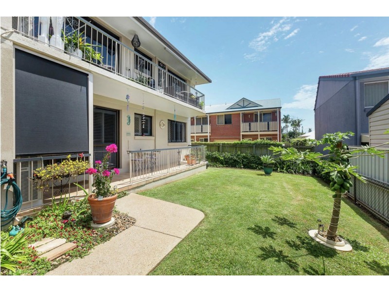 2/2 Osbourne Street, Scarborough QLD 4020