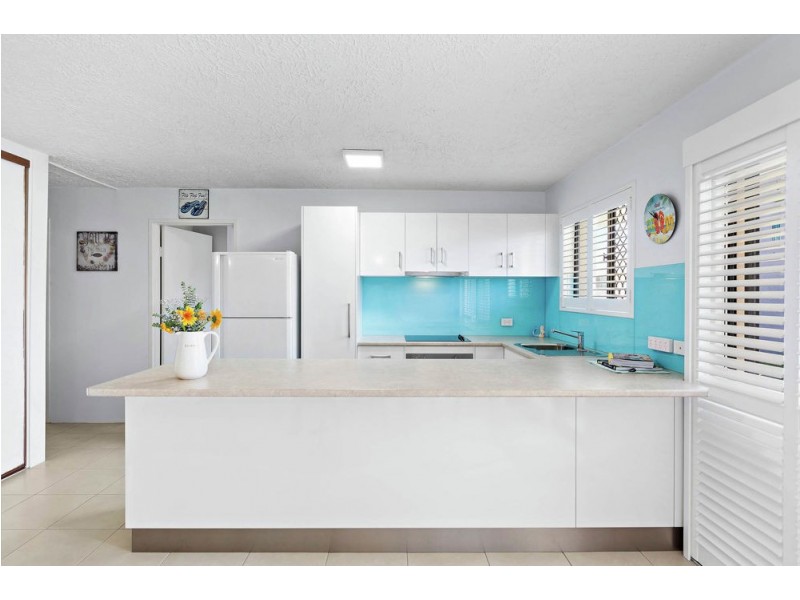 2/2 Osbourne Street, Scarborough QLD 4020