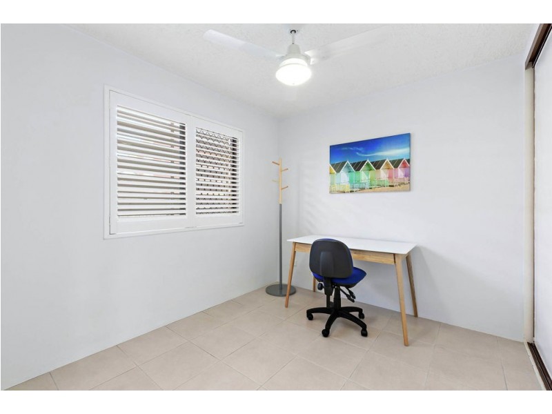2/2 Osbourne Street, Scarborough QLD 4020