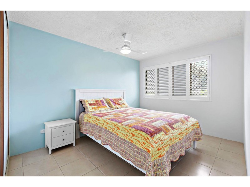 2/2 Osbourne Street, Scarborough QLD 4020