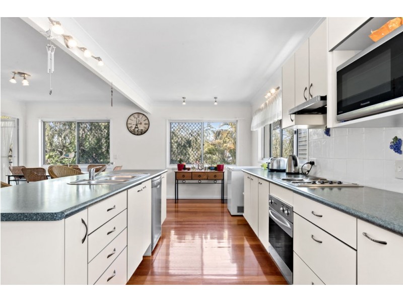 2 Joanna Street, Clontarf QLD 4019