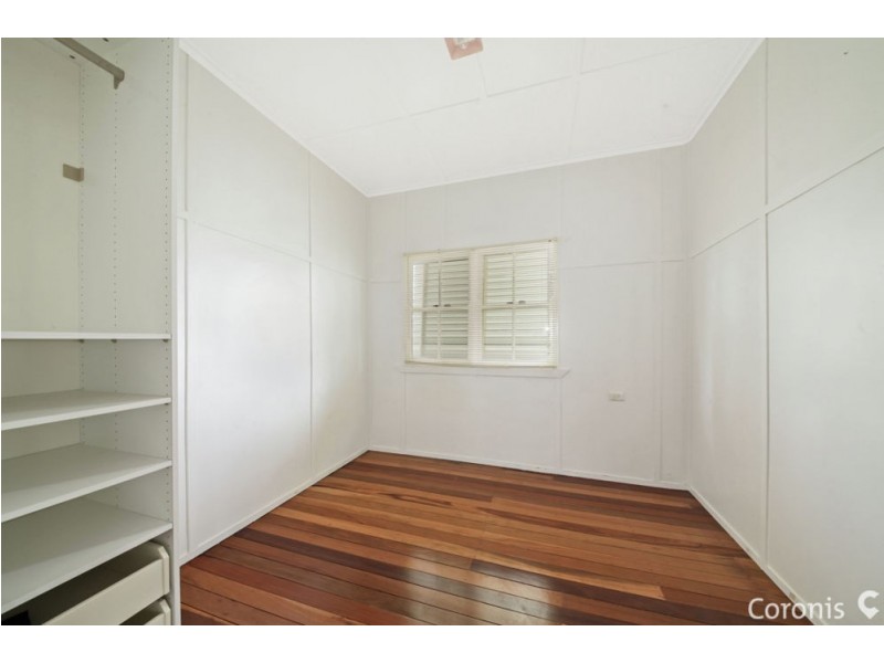 33 Caroline Street, Woody Point QLD 4019