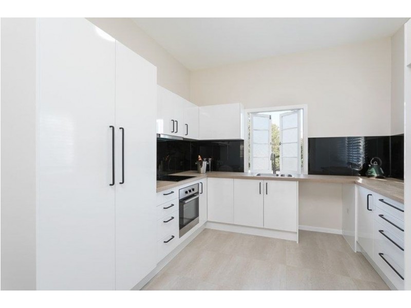 482 Oxley Avenue, Redcliffe QLD 4020