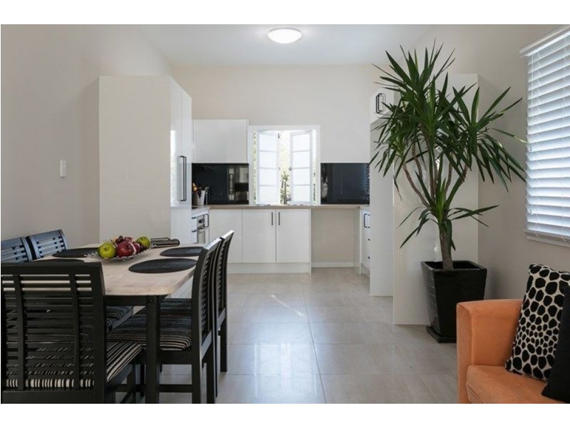 482 Oxley Avenue, Redcliffe QLD 4020