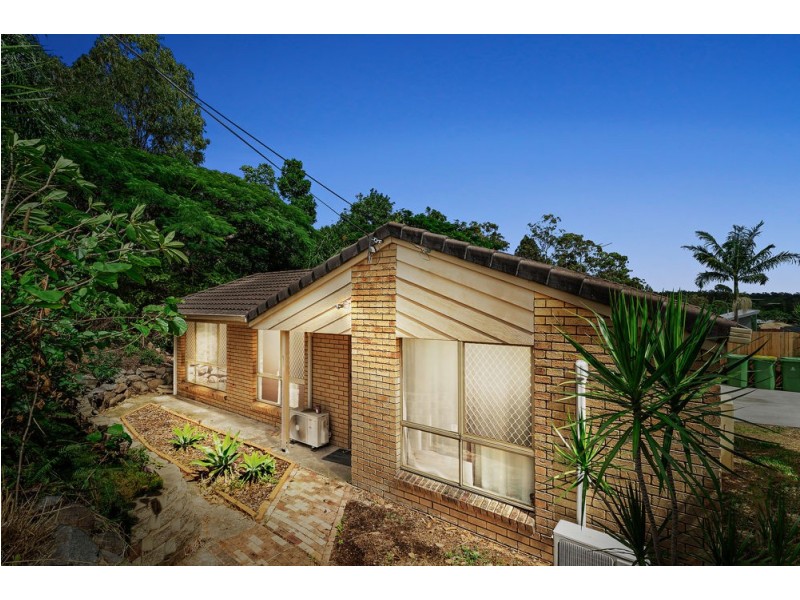 55 Queens Road, Everton Hills QLD 4053