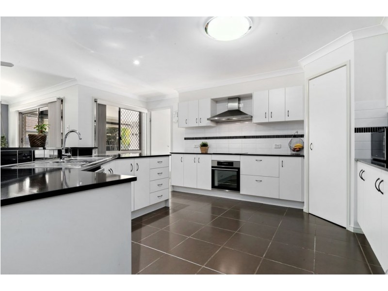 1 Lookout Place, Narangba QLD 4504