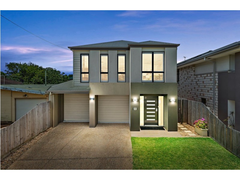 12A Queen Street, Scarborough QLD 4020