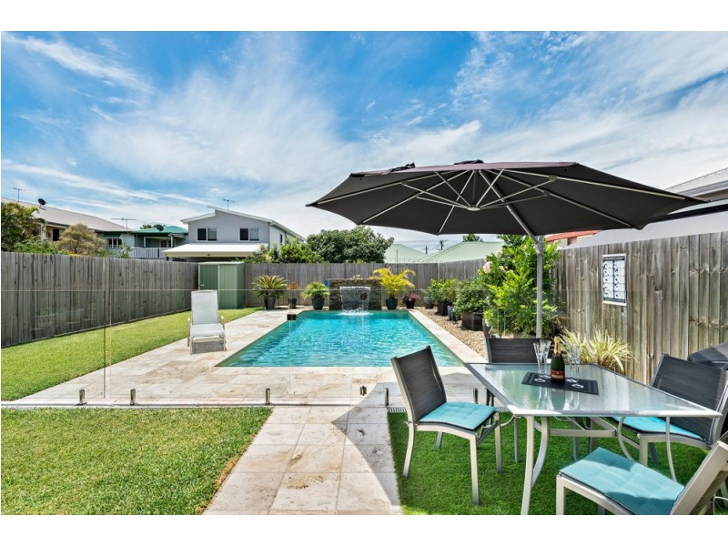 12A Queen Street, Scarborough QLD 4020