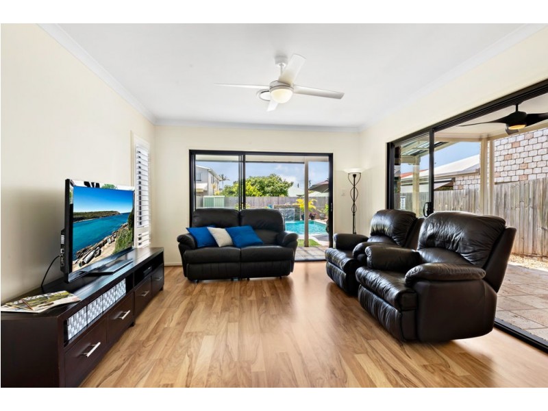 12A Queen Street, Scarborough QLD 4020