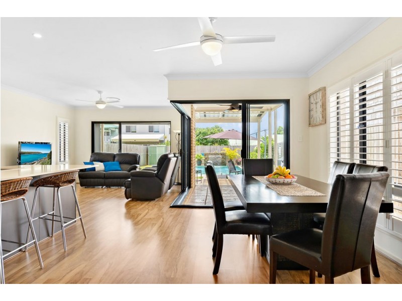12A Queen Street, Scarborough QLD 4020