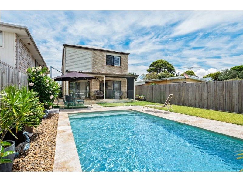 12A Queen Street, Scarborough QLD 4020