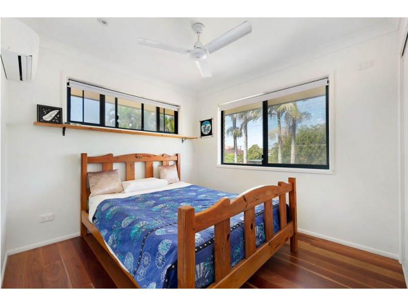 186 Scarborough Road, Scarborough QLD 4020