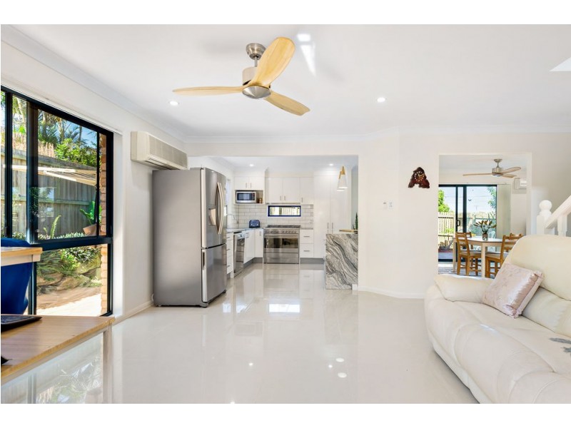 186 Scarborough Road, Scarborough QLD 4020