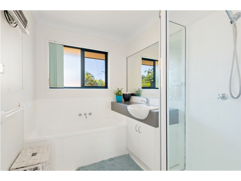 186 Scarborough Road, Scarborough QLD 4020